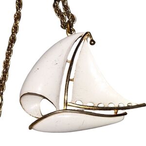 Vintage Elegant Nautical Sailboat Necklace gold tone